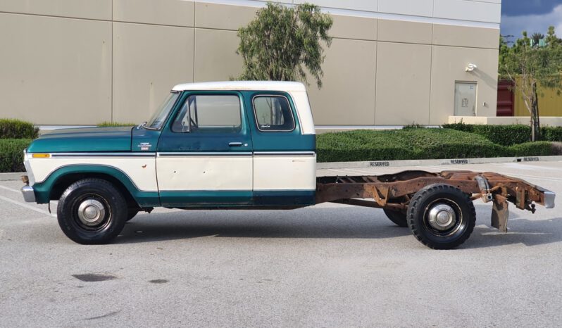
								Ford F 350 XLT Ranger Pritsche voll									