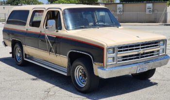 
									Chevrolet Suburban 454cui voll								