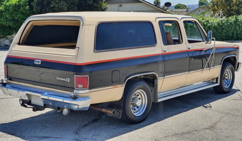 
								Chevrolet Suburban 454cui voll									