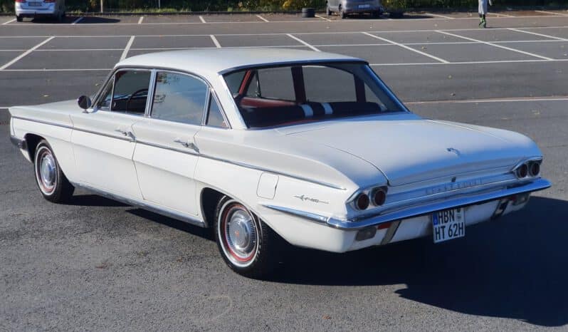 
								Oldsmobile F85 Fourdoor V8 voll									