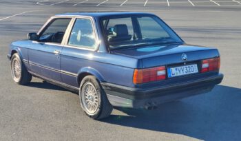 
									BMW 320 i Coupe voll								