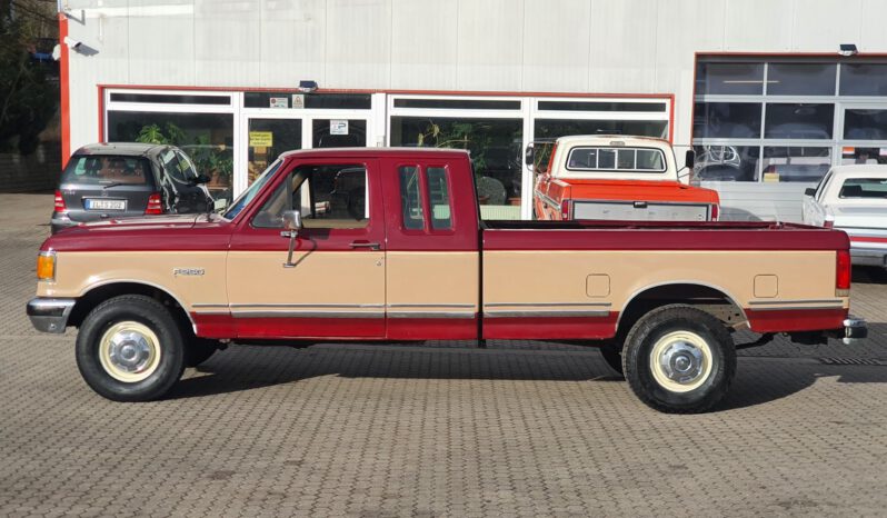 
								Ford F 250 XL Extended Cab voll									